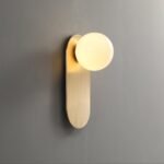 Liila_1_Brass_Wall_Lamp_Nuura_0012
